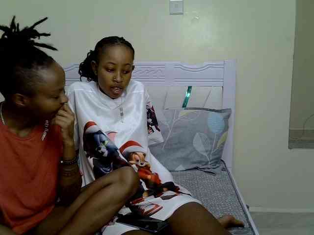 CozyCoupleVibes webcam