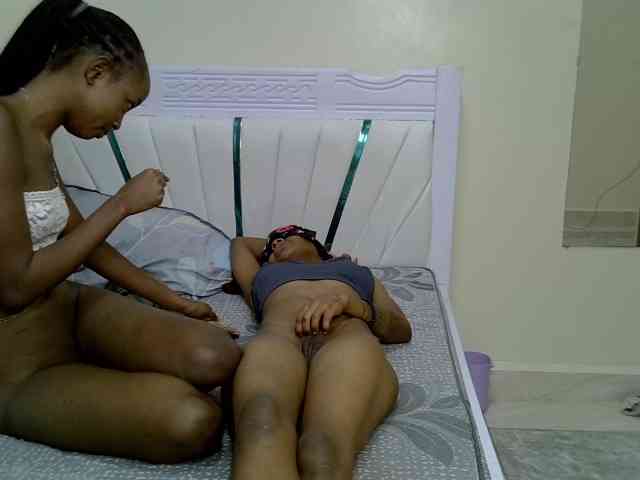 CozyCoupleVibes webcam