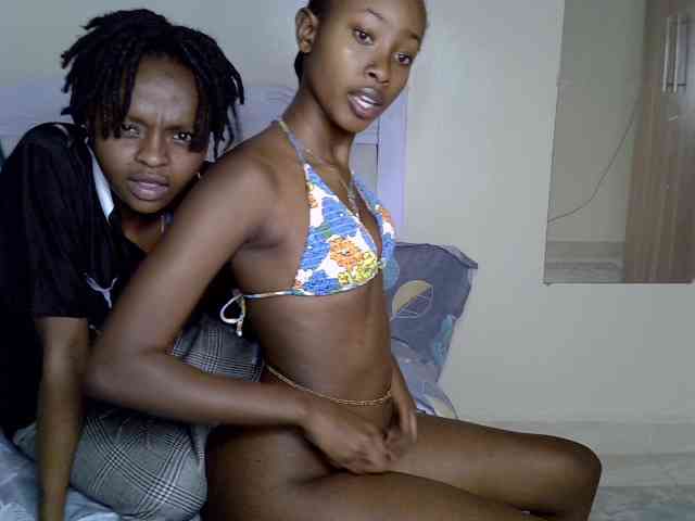 CozyCoupleVibes webcam