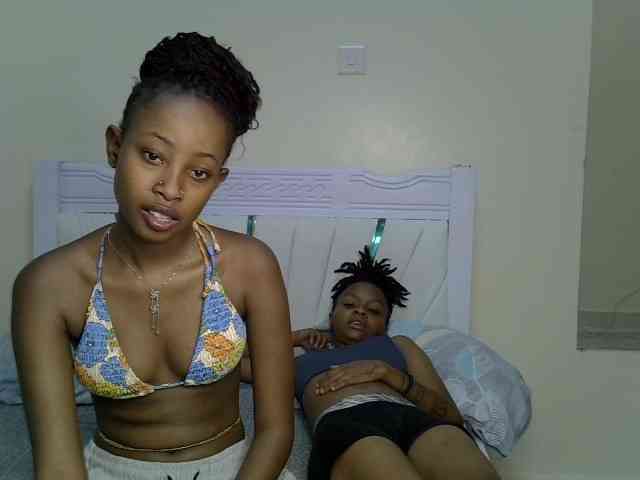 CozyCoupleVibes webcam
