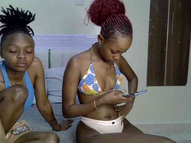 CozyCoupleVibes webcam