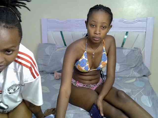 CozyCoupleVibes webcam