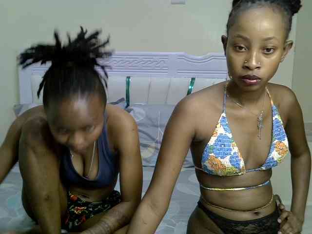 CozyCoupleVibes webcam