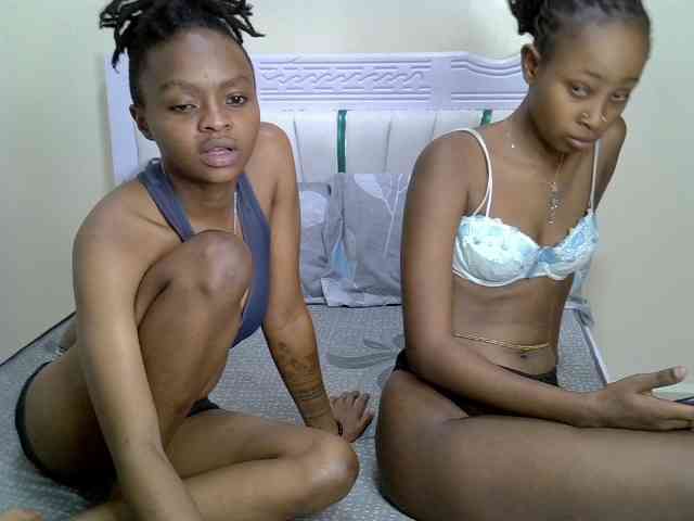 CozyCoupleVibes webcam