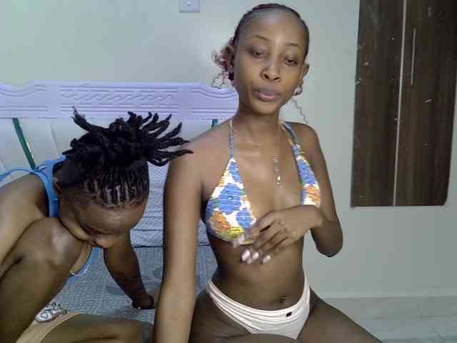 CozyCoupleVibes webcam