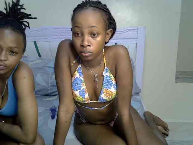 CozyCoupleVibes webcam