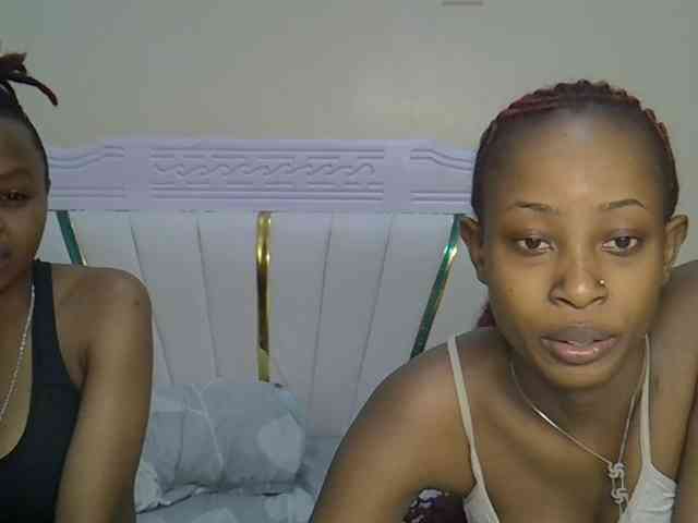 CozyCoupleVibes webcam