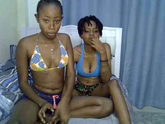 CozyCoupleVibes webcam