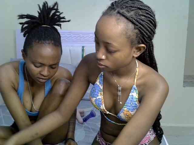 CozyCoupleVibes webcam