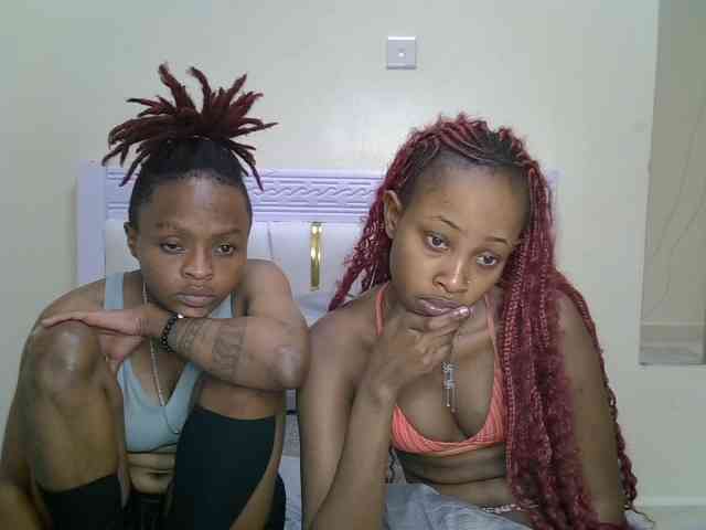 CozyCoupleVibes webcam