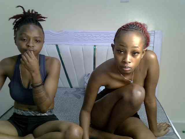 CozyCoupleVibes webcam