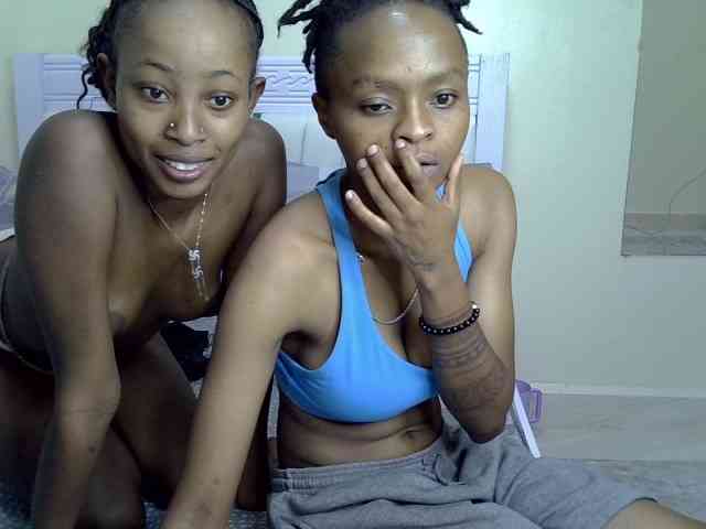 CozyCoupleVibes webcam