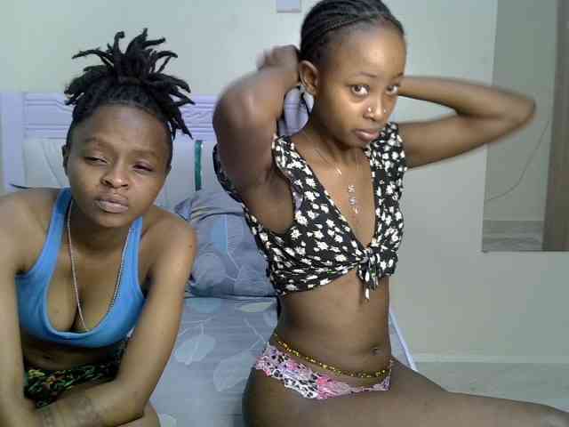 CozyCoupleVibes webcam