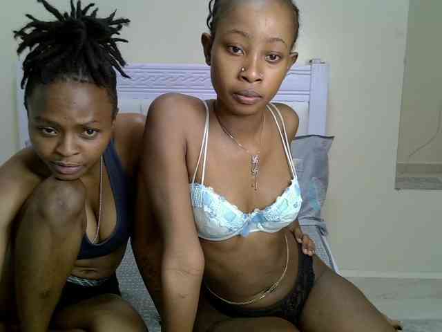 CozyCoupleVibes webcam