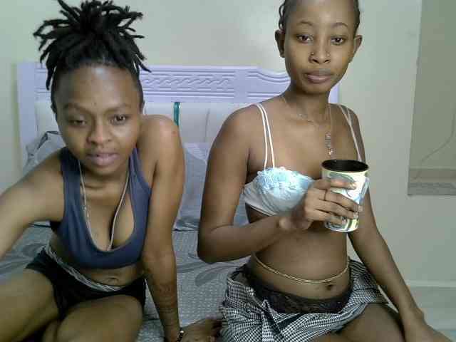 CozyCoupleVibes webcam