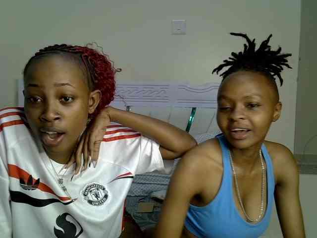 CozyCoupleVibes webcam