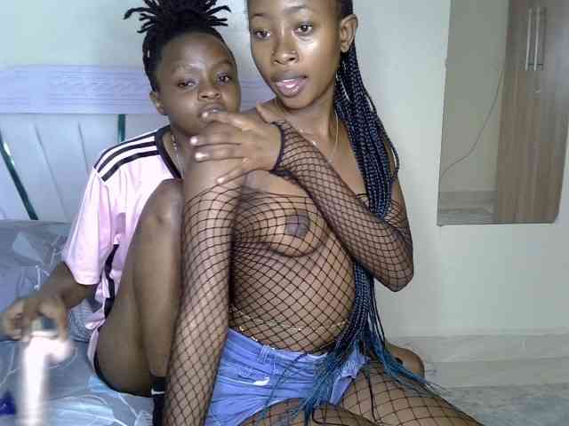 CozyCoupleVibes webcam