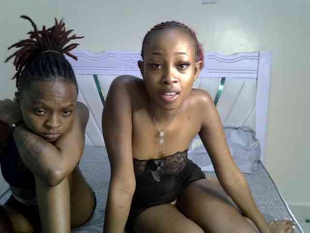 CozyCoupleVibes webcam