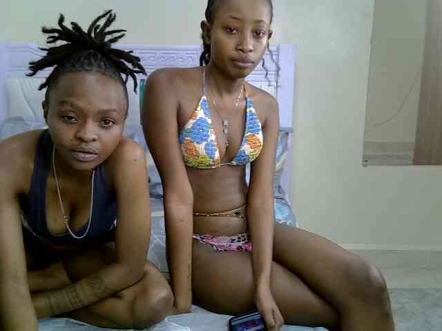 CozyCoupleVibes webcam