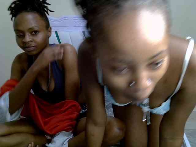 CozyCoupleVibes webcam