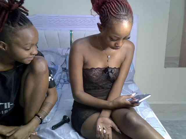 CozyCoupleVibes webcam