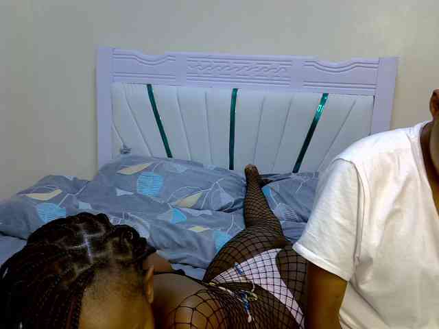CozyCoupleVibes webcam