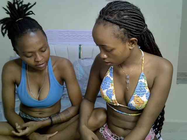 CozyCoupleVibes webcam