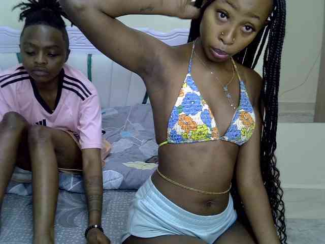 CozyCoupleVibes webcam