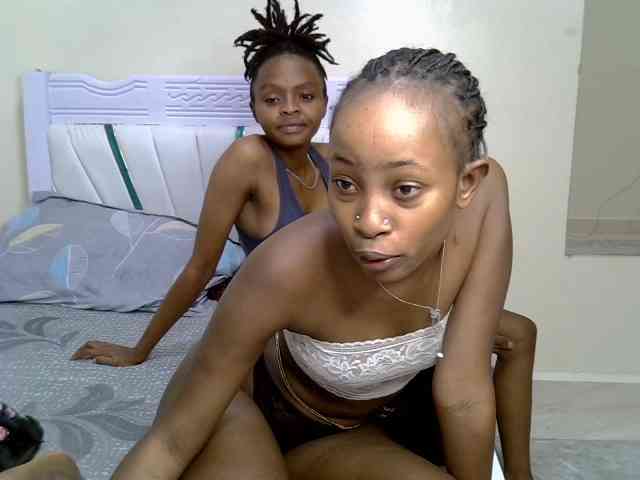 CozyCoupleVibes webcam