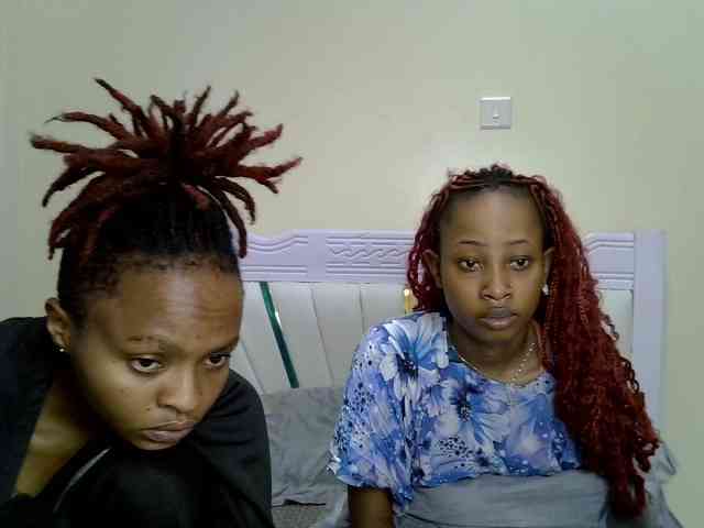 CozyCoupleVibes webcam