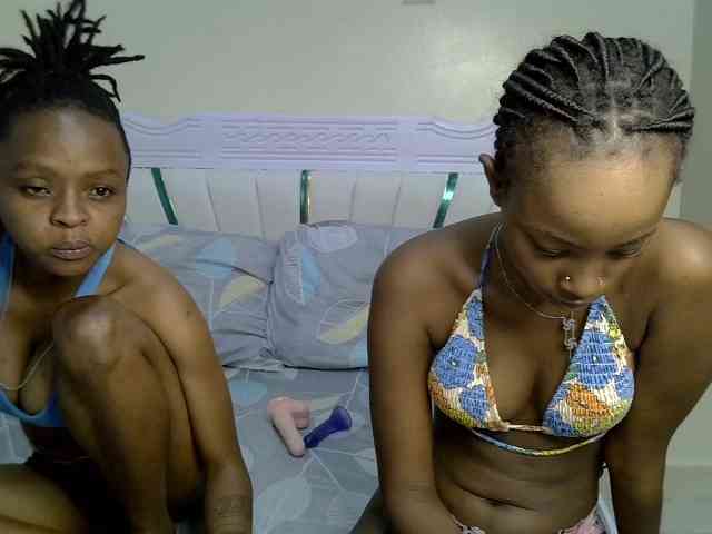 CozyCoupleVibes webcam
