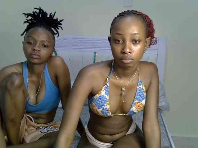 CozyCoupleVibes webcam