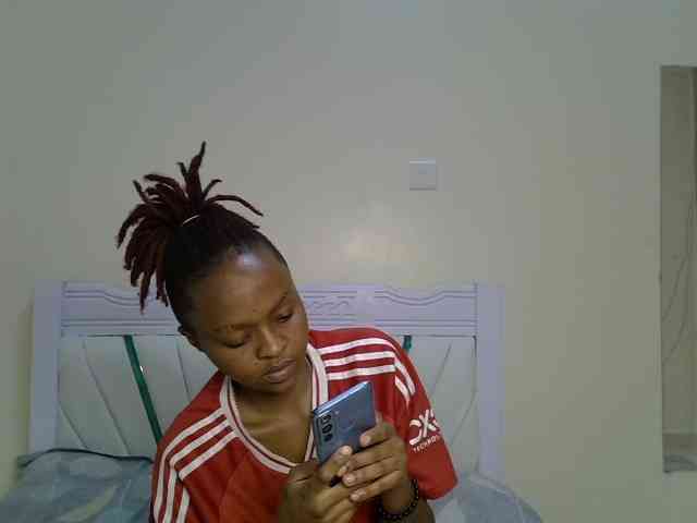 Model: CozyCoupleVibes