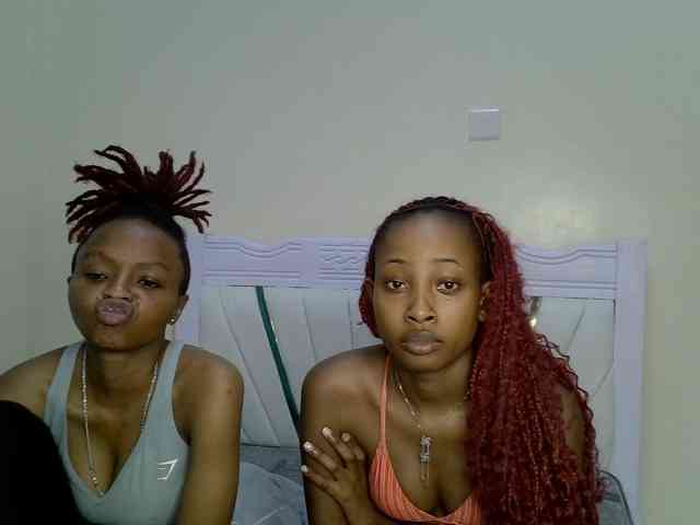 CozyCoupleVibes webcam