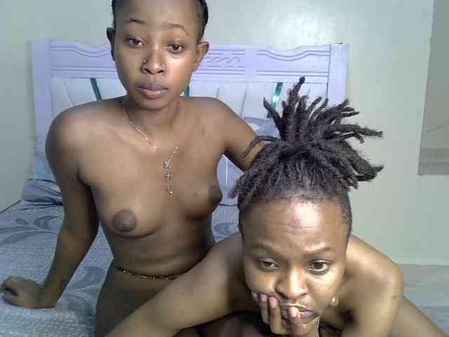 CozyCoupleVibes webcam