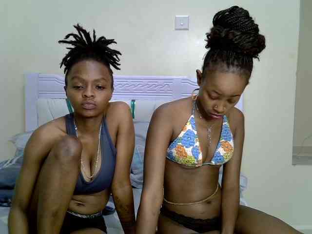 CozyCoupleVibes webcam