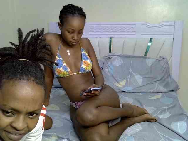 CozyCoupleVibes webcam