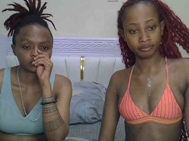 CozyCoupleVibes webcam