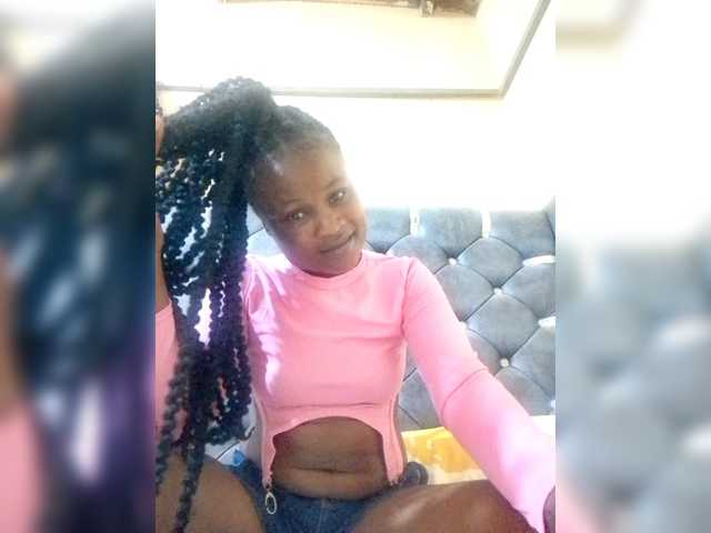 Profile and Statistics for Maggieh22 on BongaCams