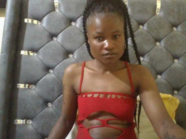 le modèle Maggieh22 est en webcam porno dans un show sur le site bongacams, il possède les tags suivants: Ebony,Brunette,Hairy