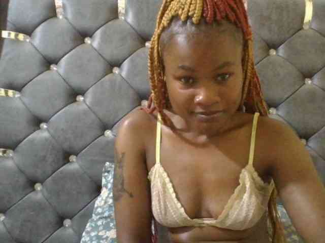 Maggieh22 webcam