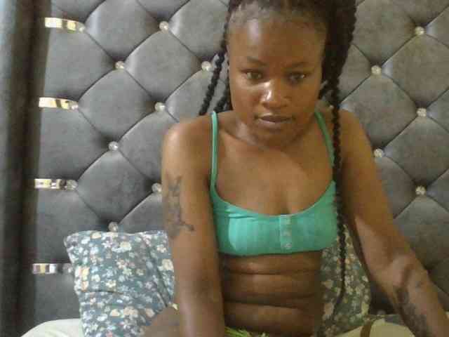 Maggieh22 webcam