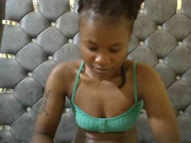 Maggieh22 webcam