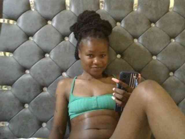 Maggieh22 webcam