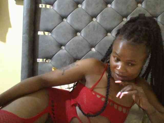 Maggieh22 Live Webcam on BongaCams