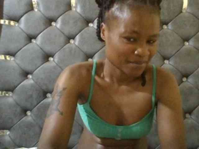 Maggieh22 webcam