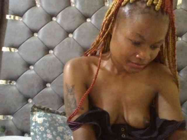 Maggieh22 webcam