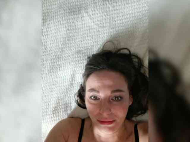 Naomi-milf webcam