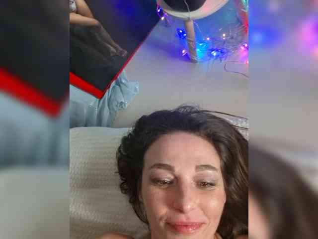 Naomi-milf webcam
