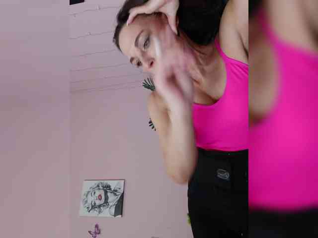 Naomi-milf webcam